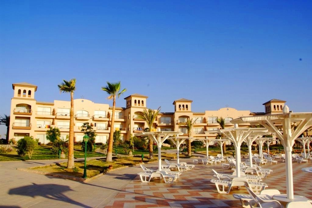 Pensee Royal Garden Beach Resort El Qoseir エクステリア 写真